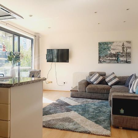 Luxury Canary Wharf Apartment With Free Parking London Exterior photo