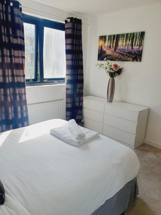 Luxury Canary Wharf Apartment With Free Parking London Exterior photo