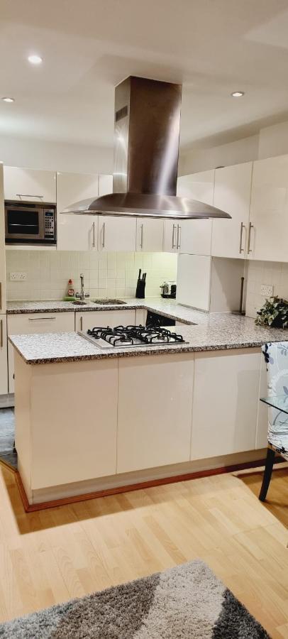 Luxury Canary Wharf Apartment With Free Parking London Exterior photo